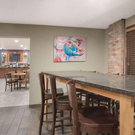 Americinn By Wyndham Mount Pleasant Esterno foto