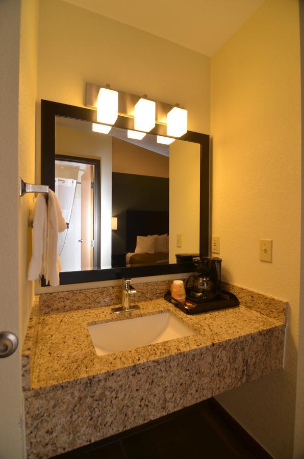Americinn By Wyndham Mount Pleasant Esterno foto